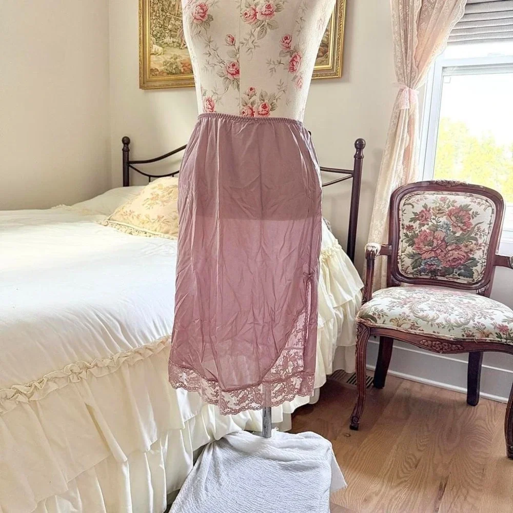 60s Union Made‎ fits small to medium dusty rose half slip skirt